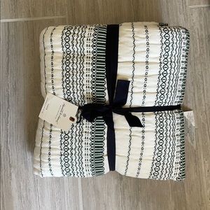 Magnolia Throw NWT